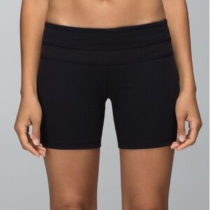 Lululemon Groove Short Full-On Luon 5” Inseam Size 8